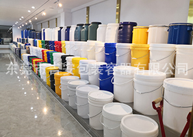 日本美少妇乳交吉安容器一楼涂料桶、机油桶展区